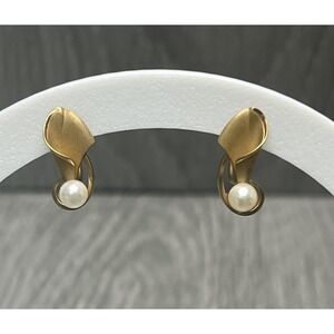 Vintage DCE Curtis 14k GF Leaf Screwback Earrings Simulated Pearl Mid Century